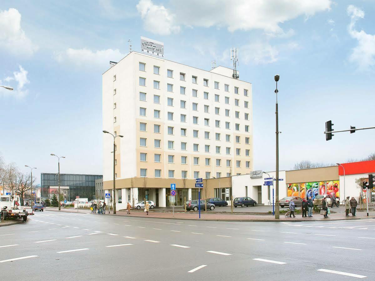 Hotel Petropol Płock エクステリア 写真
